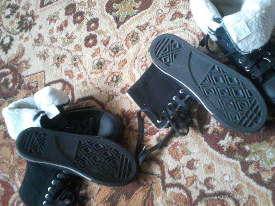 Trampki ocieplene roz 37i38 dł wk 23i24 cm