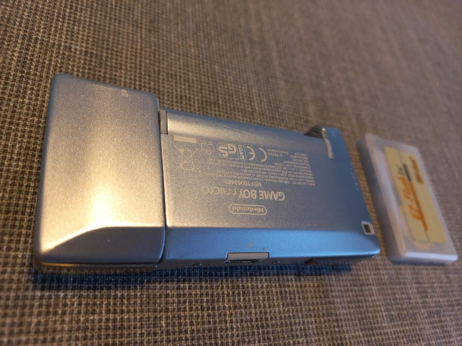 Nintendo Game Boy Micro + EZ Flash IV