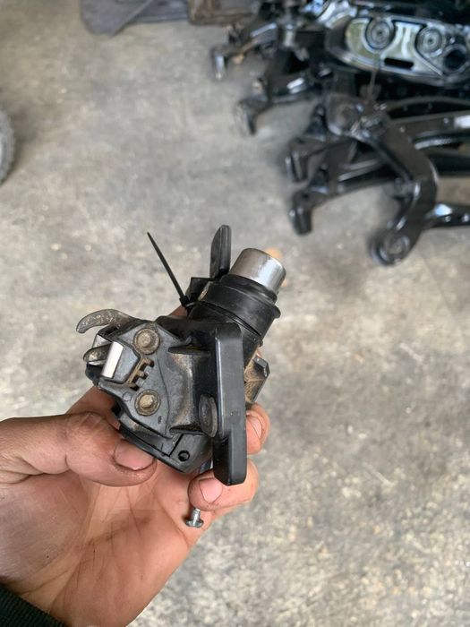 Замок багажника та дверей з ключем  w190 201