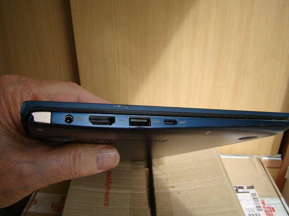 AsusZenBook14 UX433FN i7-8565U/16GB/512Gb М2/Nvidia GeForce MX150(2Gb)
