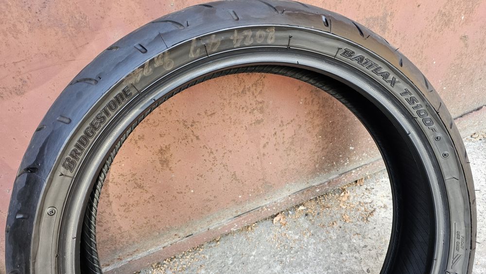 Моторезина Bridgestone Battlax 120 /70 R17