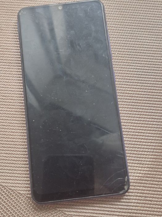 Samsung Galaxy A32 разбитый