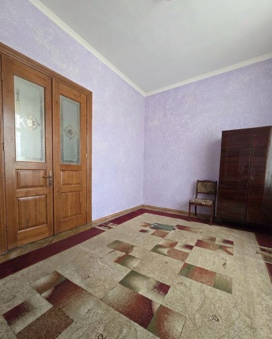 ЦЕНТР МІСТА! площа ФІЛАРМОНІЇ! Продам 2х кімн. 2ий поверх! Балкон!