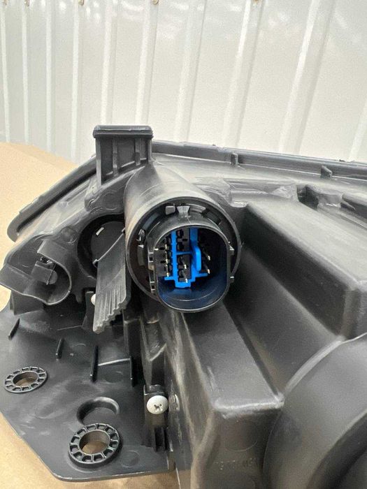 Фара ліва права  HYUNDAI IONIQ 2016-2020 року Гібрид