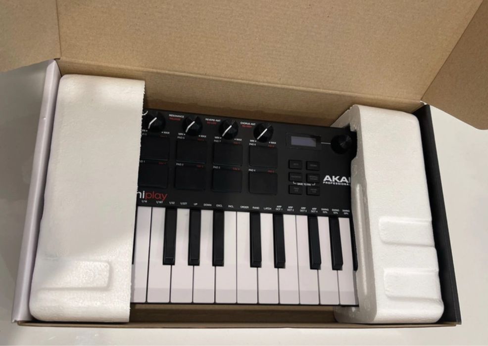 Akai MPK mini play mk3