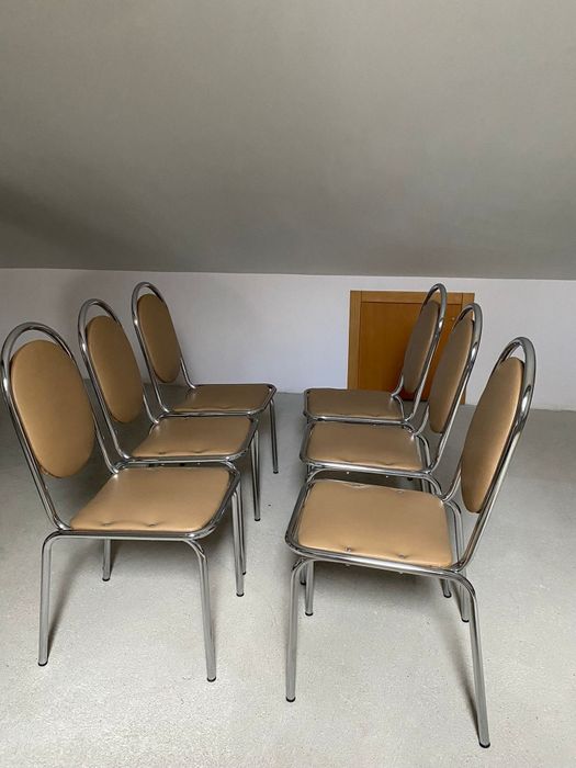 Conjunto de mesa com 6 cadeiras