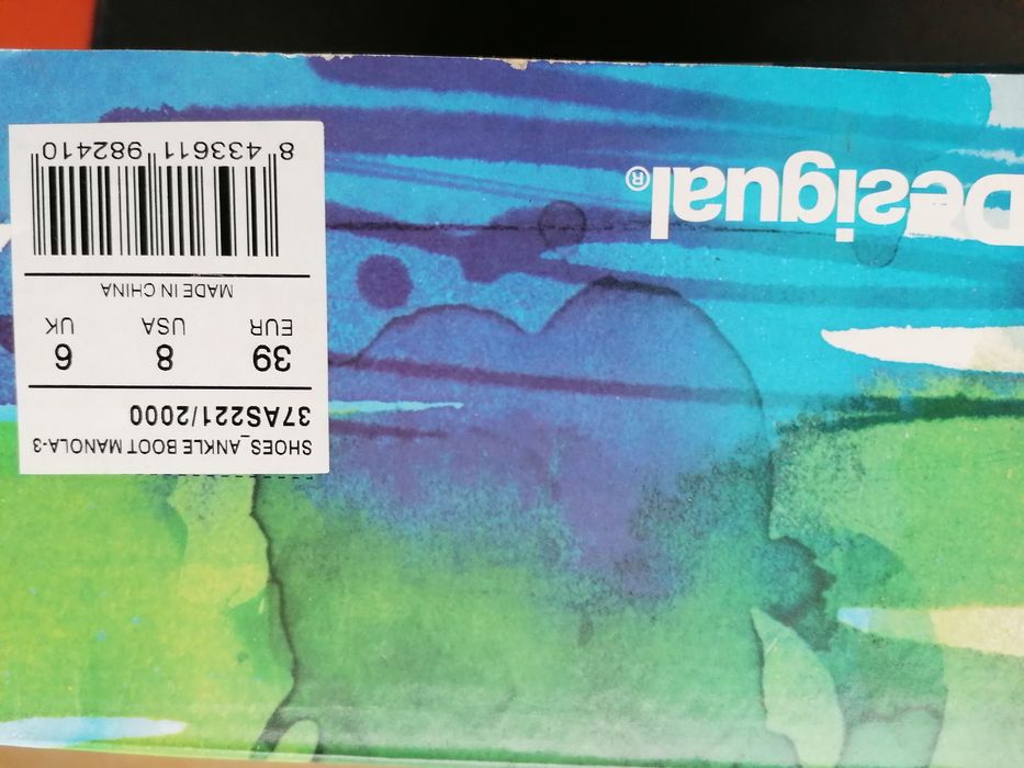 Botas Desigual novas com caixa