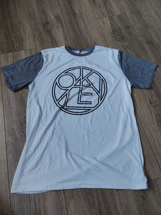 Продам футболку Oakley