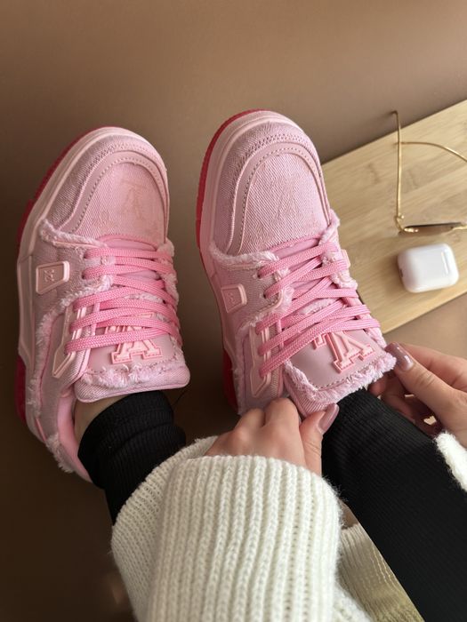 Louis Vuitton Trainer Pink