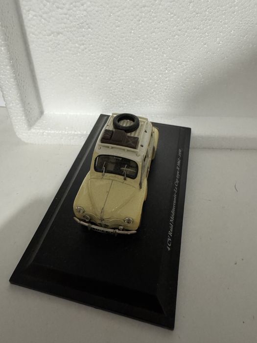 Renault 4CV escala 1:43
