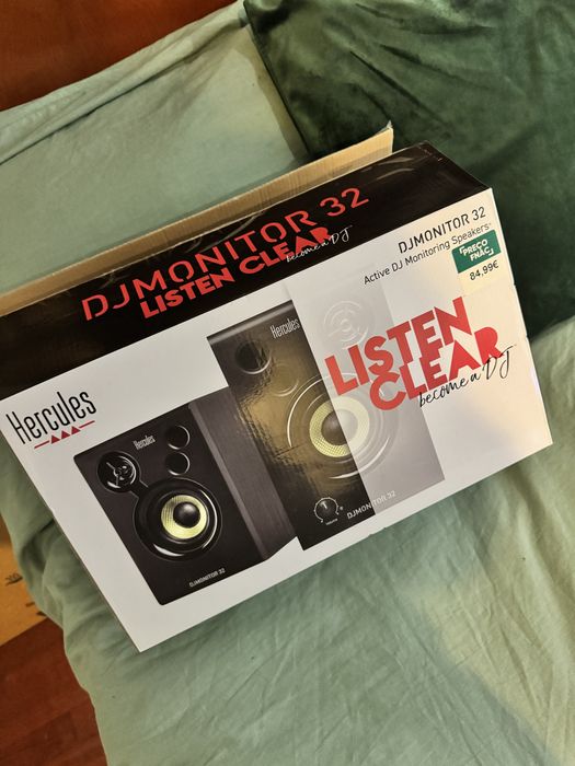 Conjunto DJ - Pioneer DJ DDJ-REV1, Audio-Technica ATH-M20x, Hercules DJMonitor 32