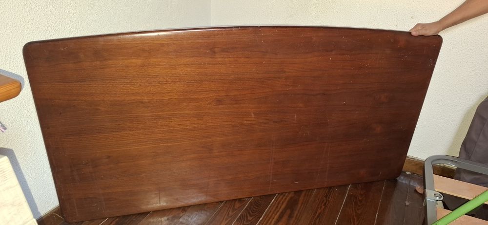 Conjunto Cama de Casal – Cabeceira em Madeira + Estrado de Ripas com Pés