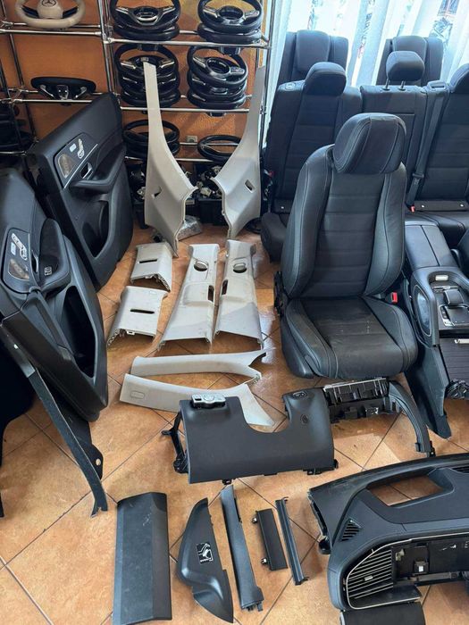 Салон сидіня підлокотник карти обшивки Mercedes-Benz GLS 167