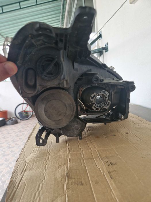 Farol Opel Astra H GTC Xénon