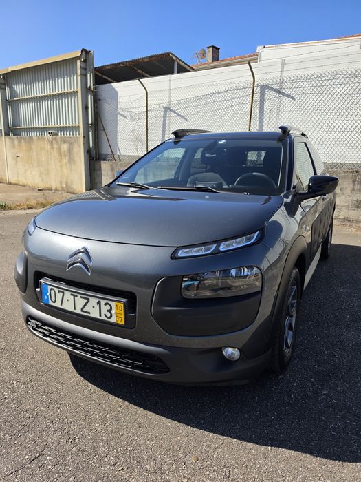 CITROËN C4 CACTUS 1.6 BlueHdi 100 CV — photo 2