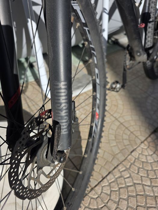 Bicicleta cube .