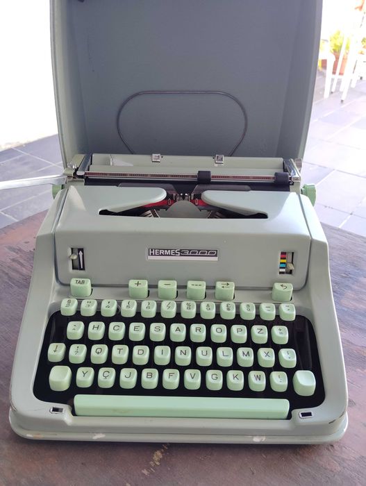 Maquina de Escrever Hermes 3000