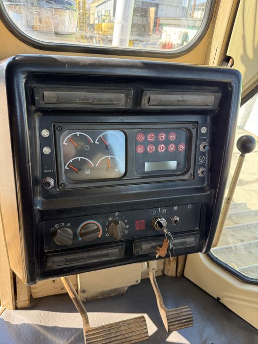 Caterpillar d6m 2003 рік продам