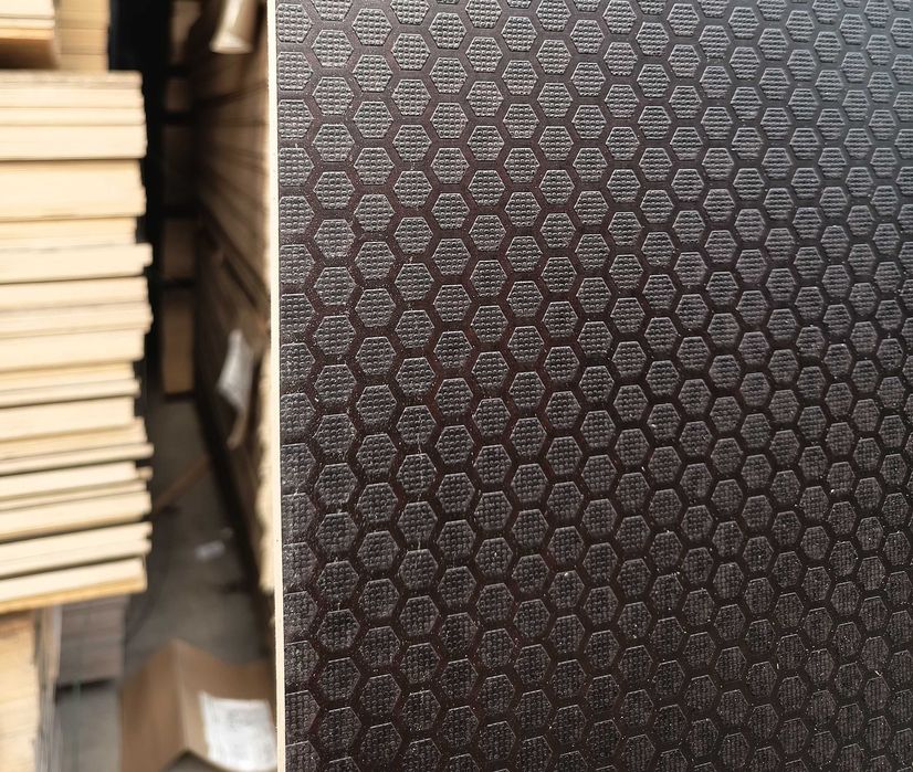 SOLD Sklejka wodoodporna 9mm 33x182cm heksagon, antypoślizgowa, półka