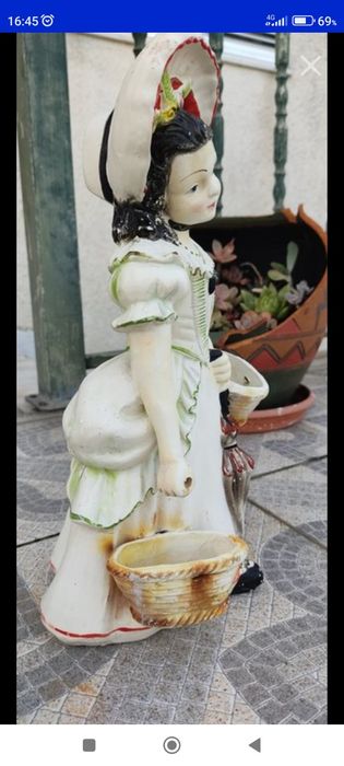 Boneca antiga porcelana