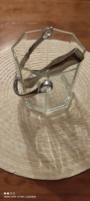 Balde de gelo em cristal e pinça