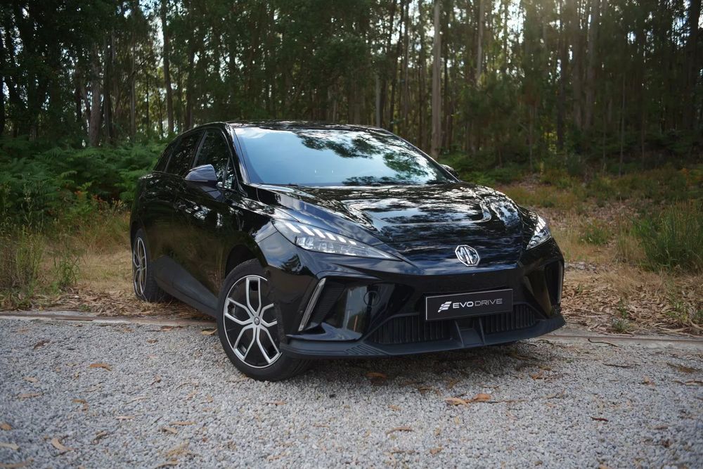 MG MG4 77 kWh Extended Range Luxury