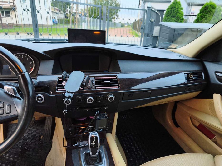 samochód bmw e60 2008