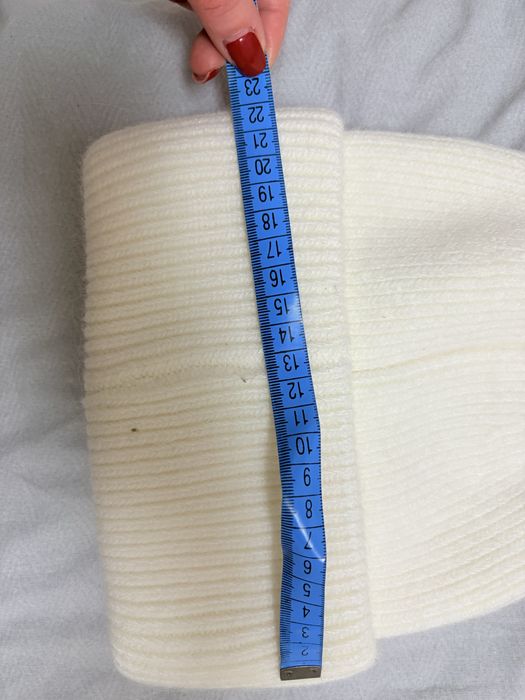 Зимова шапка жіноча