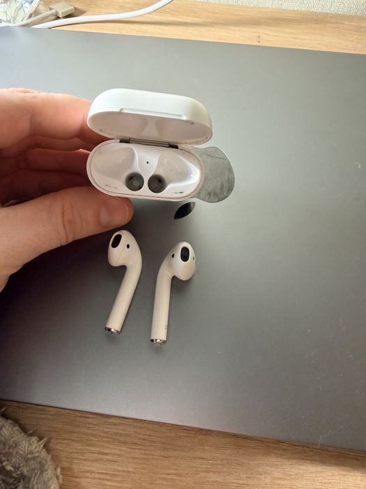 навушники Airpods 2