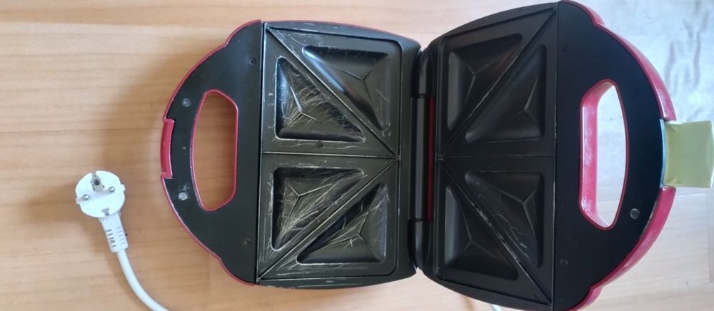 Єлектровафельница Clatronic сєндвичница бутербродница