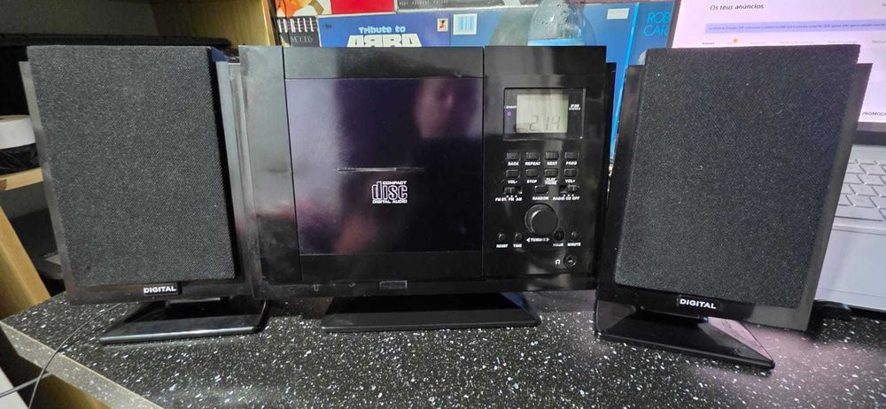 Leitor de Cd com radio ( cd não funciona diz no cd)