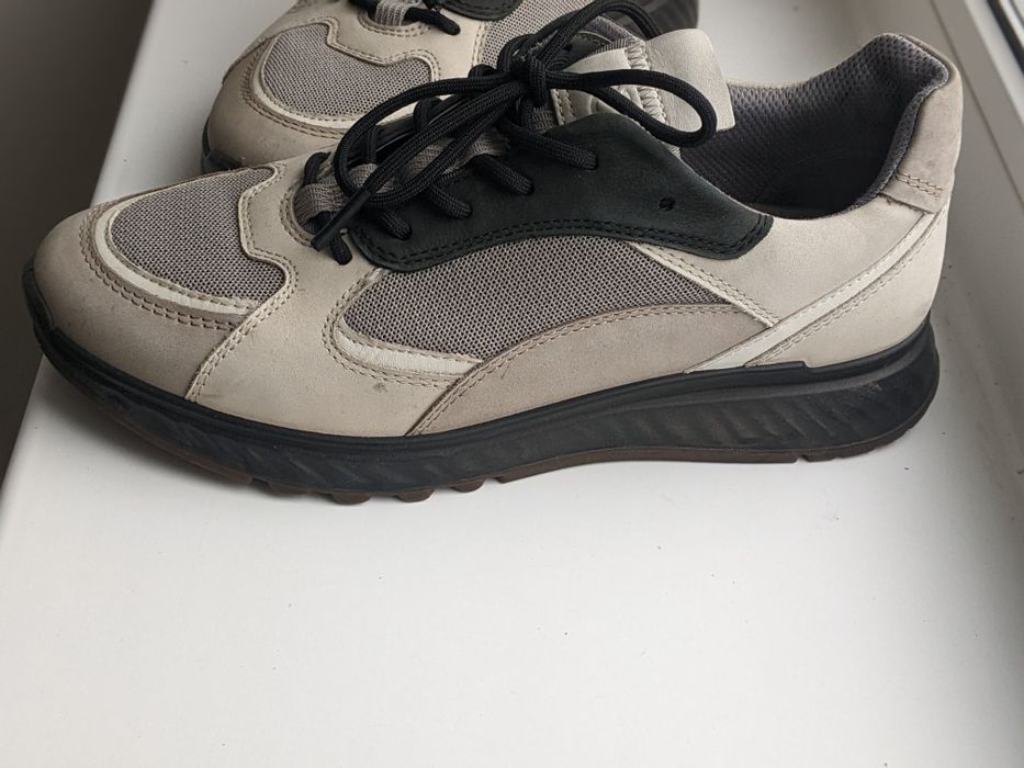 Жіночі кросівки ecco