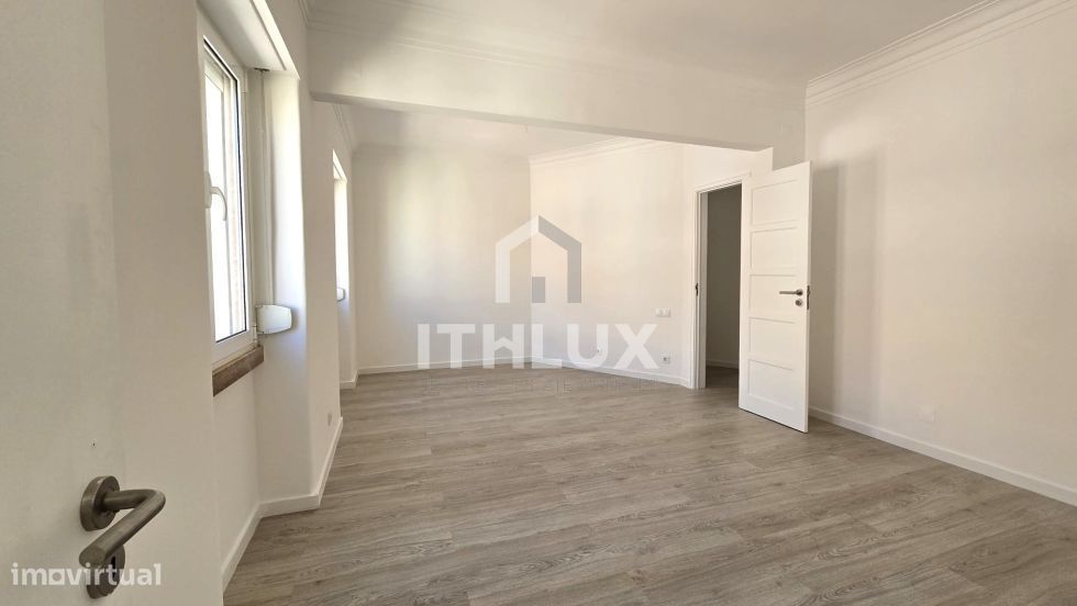 Apartamento T2 com 2 WC -Remodelado com vista rio na Graça