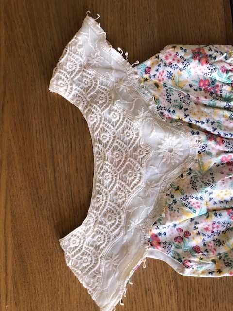 Vestido de verão, marca Palomino, gola rendada