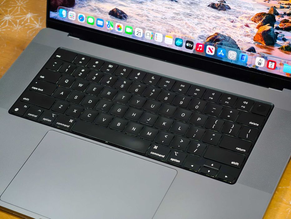 MacBook Pro 16" — M1 Pro 16/512 ГБ, Space Gray