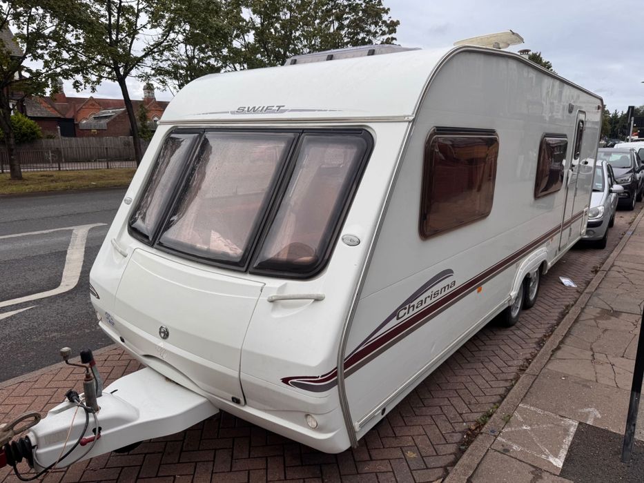 Swift Charisma 590 - 6 camas