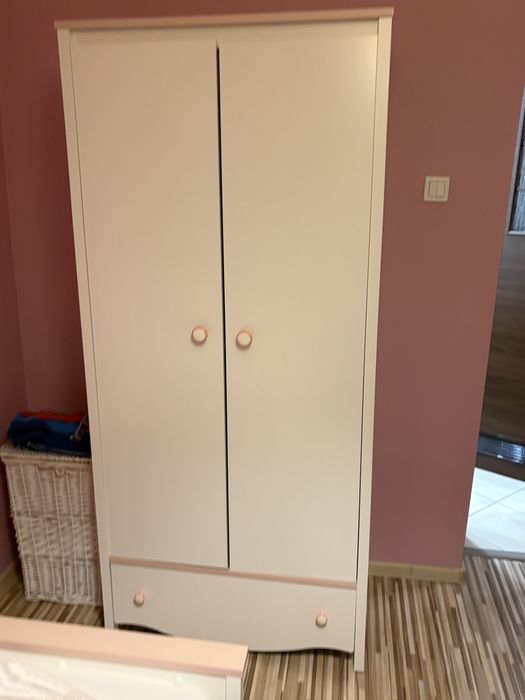 Zestaw mebli do pokoju dziecięcego / młodzieżowego – biało-różowe