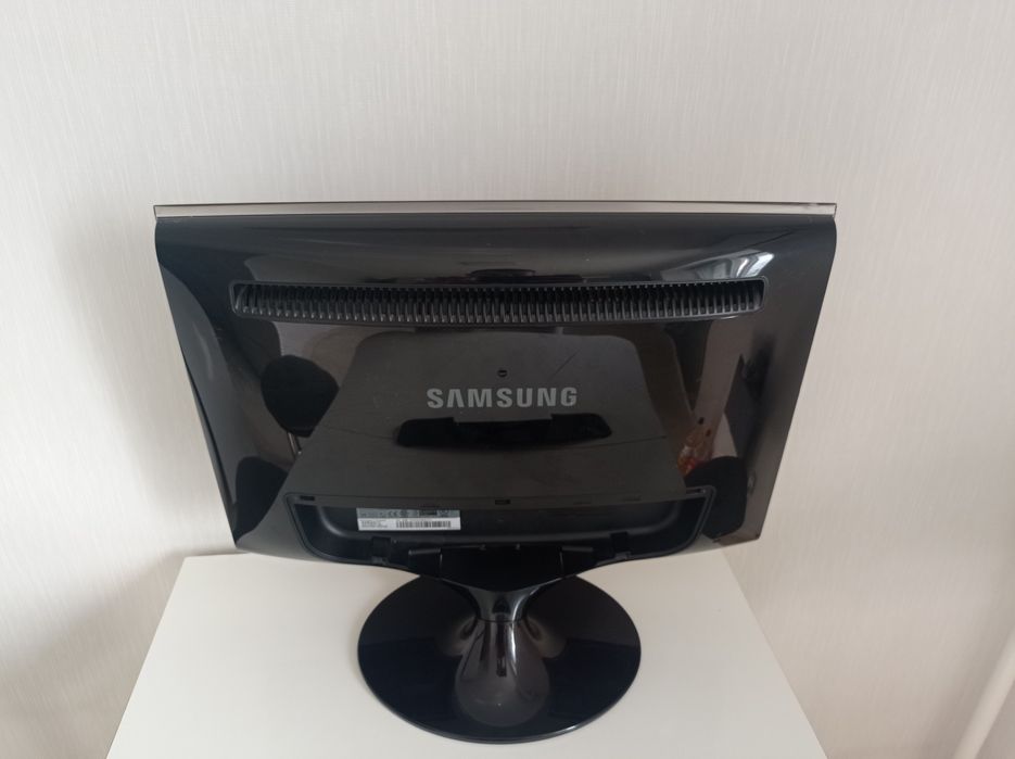 Монітор Samsung syncmaster t200