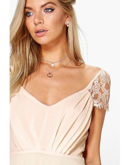 Сукня, стан нового.. Размер 16. BooHoo. Длина миди.