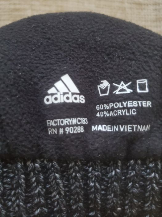 Шапка с козырьком adidas