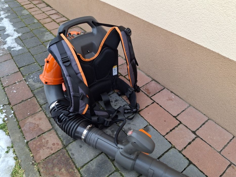 Dmuchawa spalinowa plecakowa do liści I śniegu Husqvarna  345 BT nowa