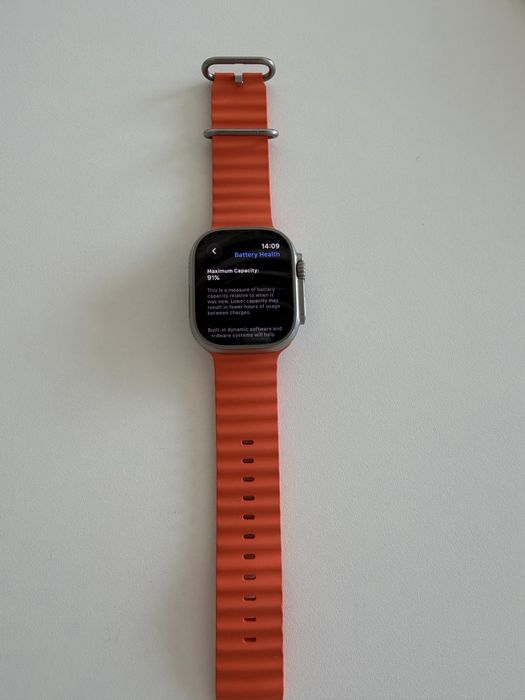 смарт-годинник Apple Watch Ultra 2 з помаранчевим ремінцем Ocean