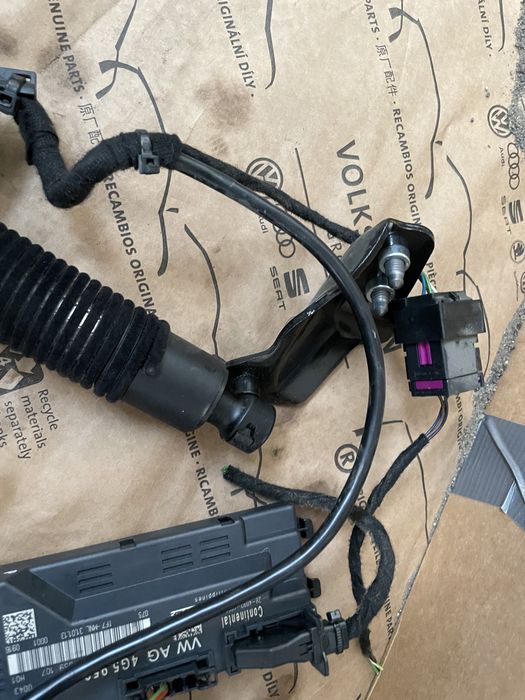 Електро доводчик дотяжка крышка багажника audi a6 c7 a6 4g5 ел привод