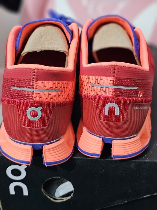 Buty nowe Cloud X damskie eu40 sliczne