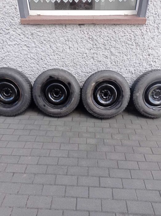 Opony z felgami  komplet