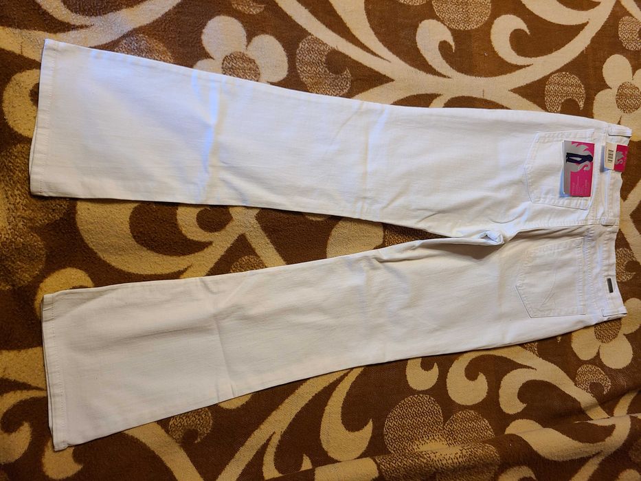 Нові. Жіночі. Stretch Boot Cut Gloria-Vanderbilt Jeans. USA.