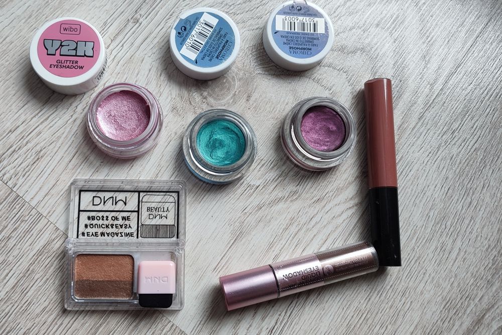 Zestaw kosmetyków do makijażu cienie Loreal Chroma Wibo Bell  6 sztuk