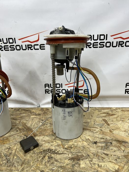 Бензонасос насос в бак Audi Q5 2.0 tfsi CPM 12-16 рік 8R0919051E