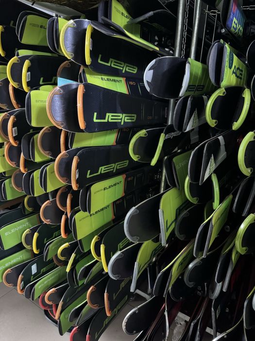 Лижі новий завіз.