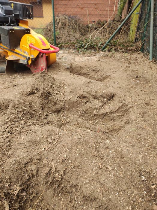 Wycinki  pielegnacje drzew rębak karczowanie wywóz gałęzi pilarz drwal